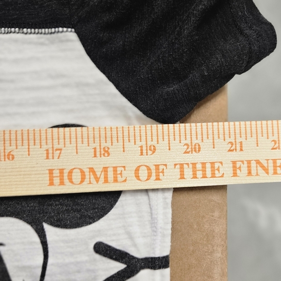 0032 Disney Mickey Mouse 28 Graphic Tee Short Sleeve Black White Size Small - Picture 9 of 11